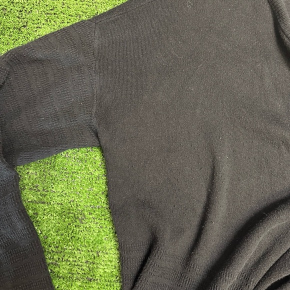 Lululemon Find Your Calm Wrap in Black, Size L ? - Picture 4 of 10